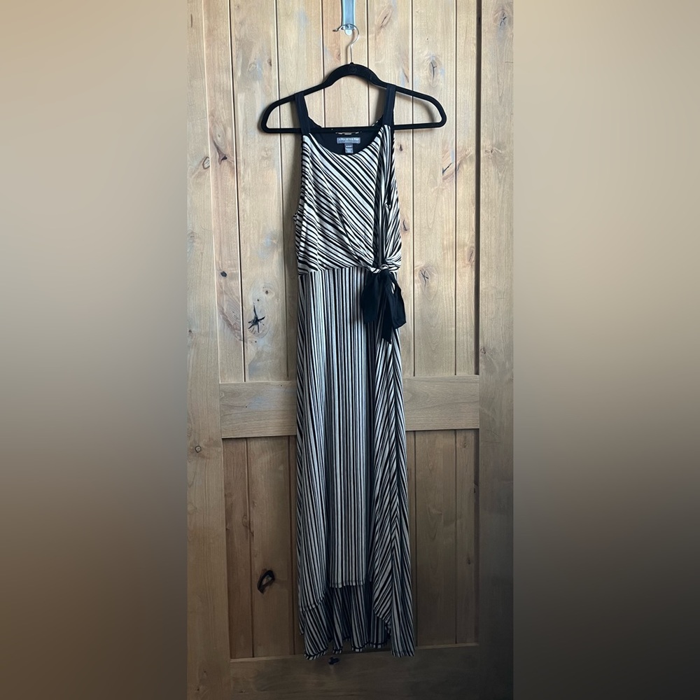 A Pea in the Pod ankle length dress in size Medium